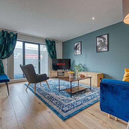 Summer Special Offer!! Cosy, Spacious, Stylish & Modern 2 Bedrooms City Apartment, Prime Location! Sleeps 6, Southampton Ocean Village - By Blue Puffin Stays Exterior foto